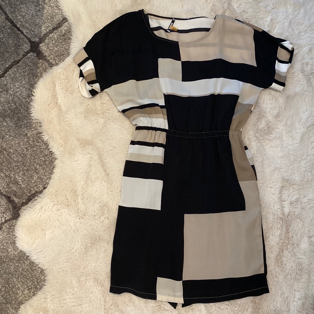 Dress / Brand: DKNY - Picture 1 of 6